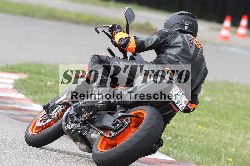 /Archiv-2025/10 23.04.2025 Cornu Master School ADR/rot-rouge/20